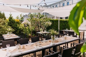 Outdoor dining - Hotel 3Trio (Bialystok)