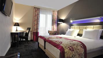 In-room safe, soundproofing, iron/ironing board, free WiFi