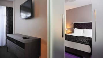 Een kluis op de kamer, geluiddichte muren, een strijkplank/strijkijzer