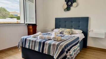 4 Schlafzimmer, Bügeleisen/Bügelbrett, kostenloses WLAN, Bettwäsche