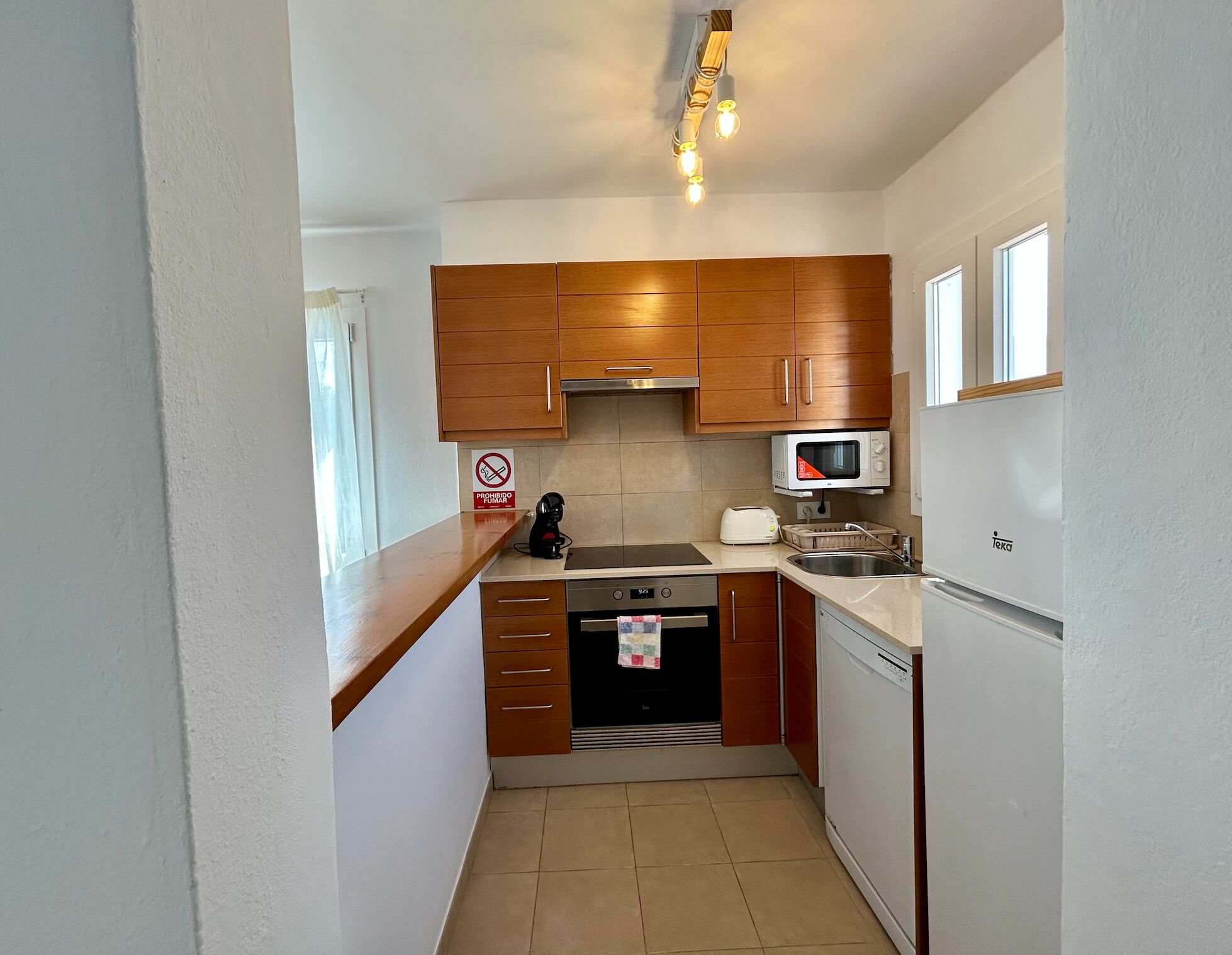 Refrigerador, microondas, horno, placa de cocina