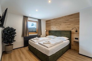 2 bedrooms, iron/ironing board, travel cot, free WiFi - Appartement Haus Elise - TOP 4, Garden & Mountain view (Zell am See)
