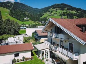 Exterior - Appartement Haus Elise - TOP 4, Garden & Mountain view (Zell am See)
