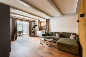 TV - Appartement Haus Elise - TOP 4, Garden & Mountain view (Zell am See)