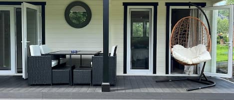 Cabin, 1 Bedroom, Smoking, Balcony | Outdoor dining