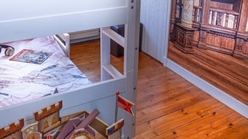 Quarto família, para não fumantes, vista para o jardim | Quartos à prova de som, Wi-Fi de cortesia