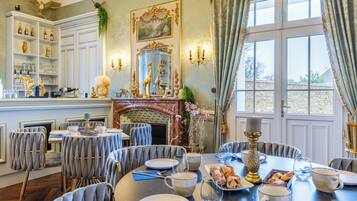 Termasuk sarapan bufet setiap hari