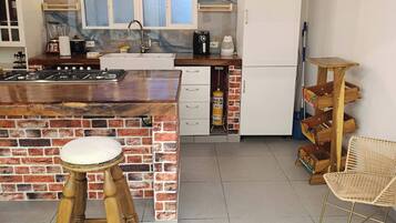 Apartment, 1 Bedroom, Accessible, Smoking | Private kitchen