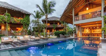 Private complex with swimming pool, close to the ocean