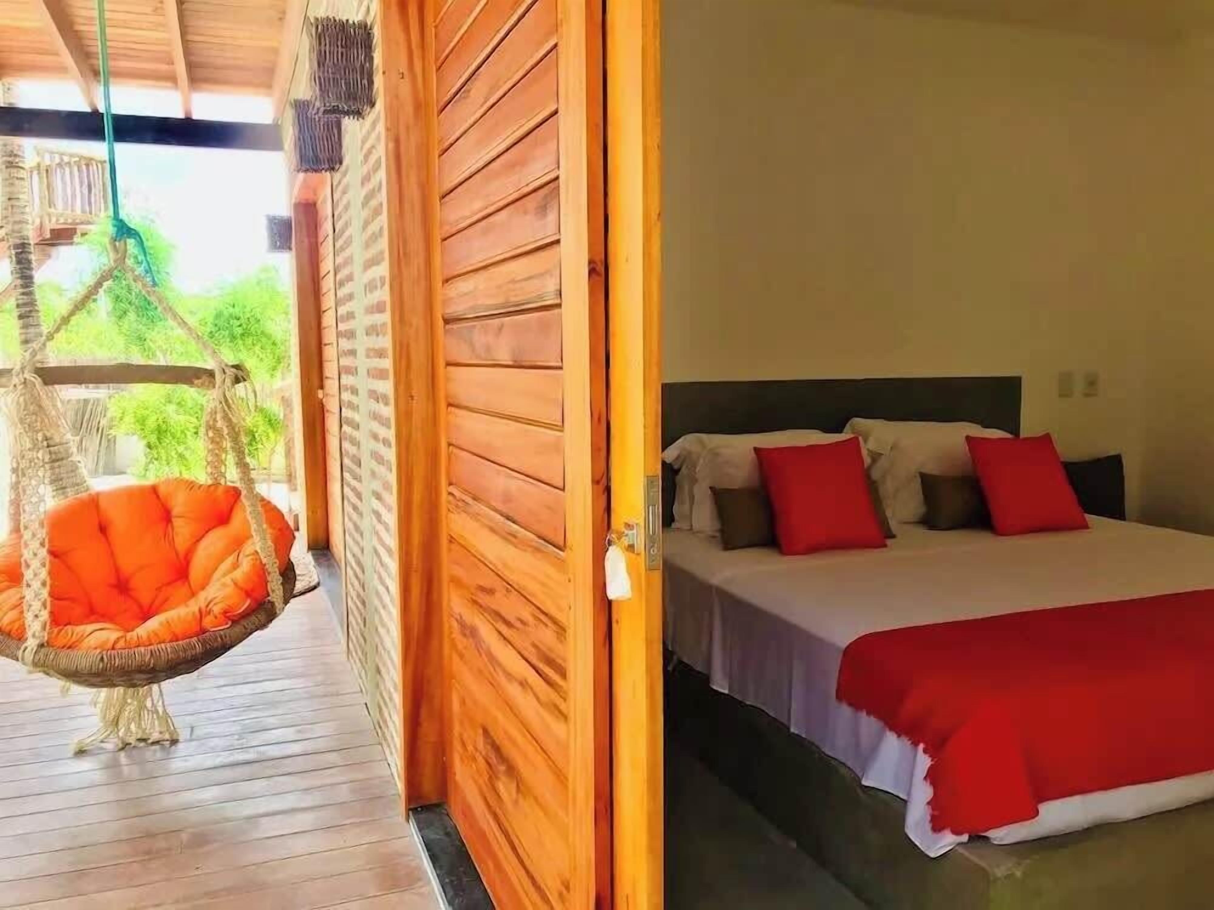 Escrivaninha, ferros/tábuas de passar roupa, Wi-Fi, roupa de cama