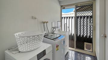 Apartment | Bathroom