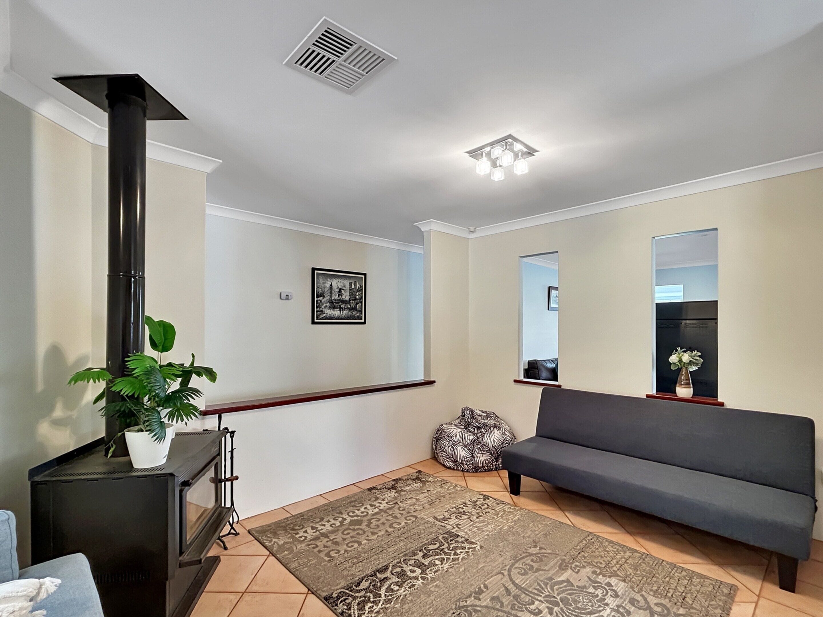 Apartment | Living room | Fireplace