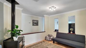 Apartment | Living room | Fireplace