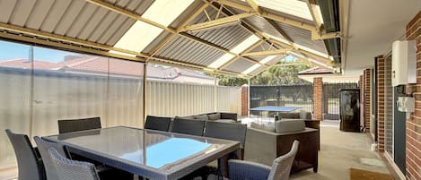 Apartment | Outdoor dining