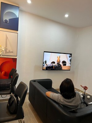 Interior - Elegant Escape • Chic T2 1 chambre • 5 min Abidjan Mall (Abidjan)