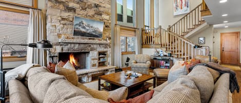 Smart TV y chimenea