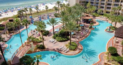 Come visit Sophomore! 2BR 2BA Beachfront Condo! Sleeps 5!