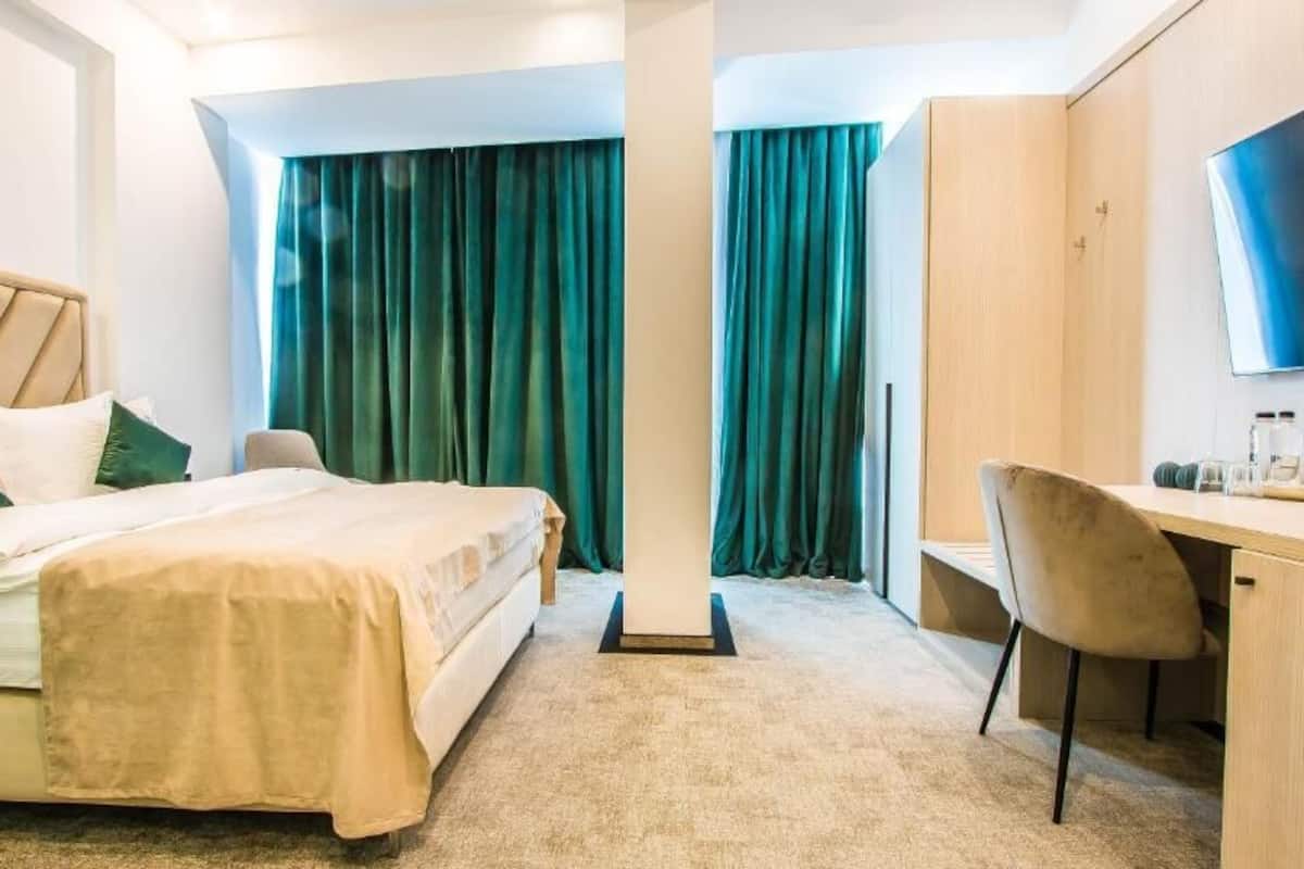 Phòng đôi Deluxe | Két bảo mật tại phòng, phòng cách âm, bàn ủi/dụng cụ ủi quần áo 