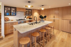 Fridge, microwave, oven, stovetop - Fifth Avenue Unit 201 | 3BR Luxury Condo with Mountain Views, Walking Distance to Downtown Aspen (Aspen)