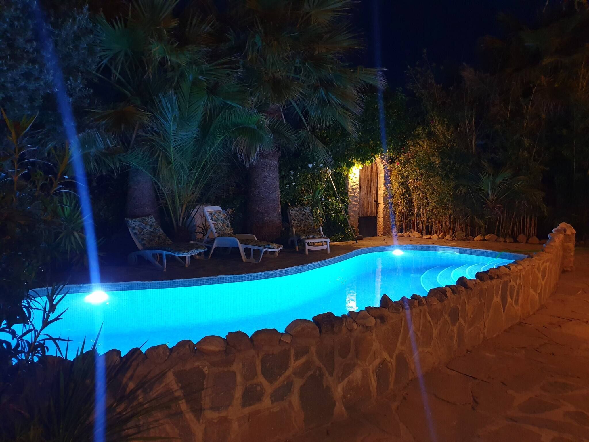 Habitación, 1 habitación, piscina privada, vistas a la piscina | Piscina | Una piscina al aire libre