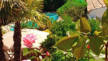 Zimmer, 1 Schlafzimmer, eigener Pool, Poolblick | Garten