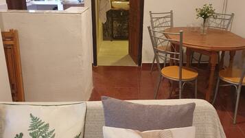 Room, 1 Bedroom, Accessible, Garden View | Interior