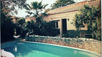 Room, 1 Bedroom, Accessible, Garden View | Pool | Outdoor pool