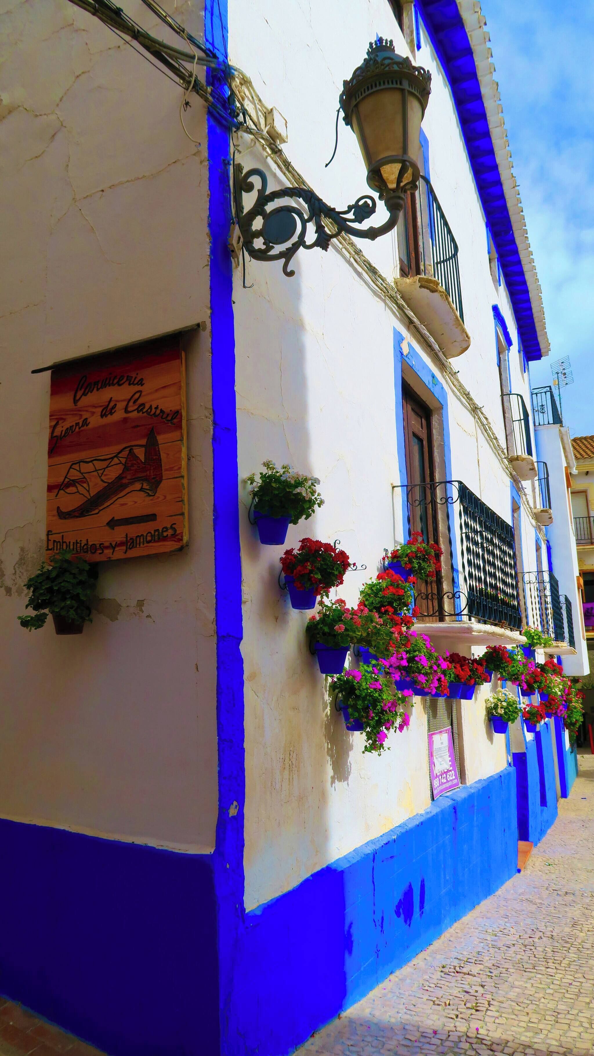 تفاصيل الفندق من الخارج