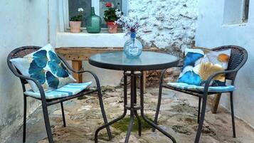 Room, 1 Bedroom, Accessible, Garden View | Outdoor dining