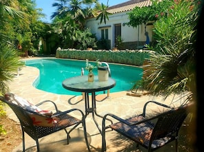 Rum - 1 sovrum - tillgänglighetsanpassat - utsikt mot trädgården | Pool | Utomhuspool