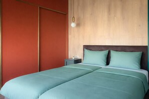 Iron/ironing board, free WiFi, bed sheets