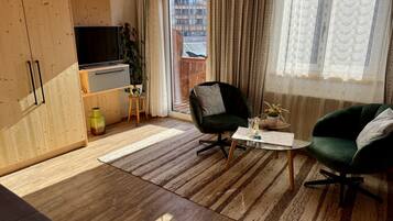 Comfort Condo, 1 Bedroom, Balcony, Mountain View | Free WiFi