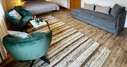 Heli's Holiday Suites