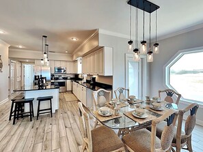 Dining - Beachfront Shiloh House – Spacious Gulf-Front Retreat for 16-Aqua Management (Gulf Shores)