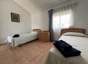 House, 3 Bedrooms, Smoking, Balcony | 3 bedrooms - Charming 3-bedroom House With Shared Pool in Punta Prima, Torrevieja (Torrevieja)