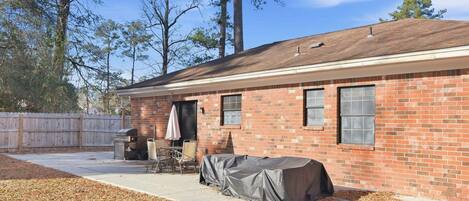 House, 3 Bedrooms | Terrace/patio