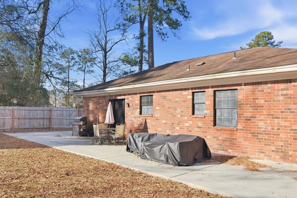 House, 3 Bedrooms | Terrace/patio - Relax In Pooler Modern 3br Huge Yard 3 Bedroom Home (Pooler)