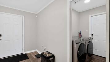 House, 3 Bedrooms | Interior