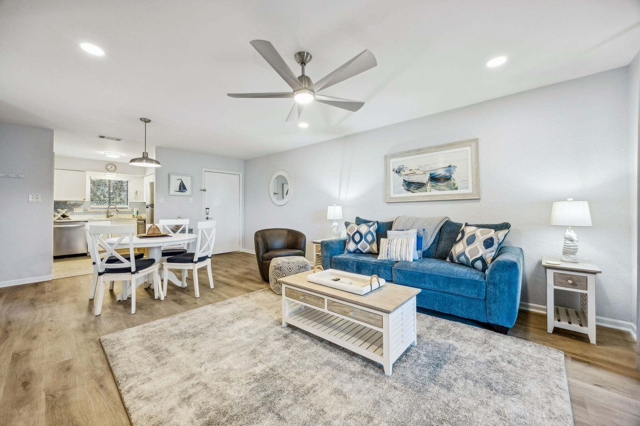 Condo, 2 Bedrooms | Living area