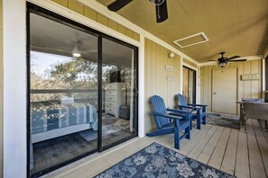 Appart'hôtel, 2 chambres | Terrasse/Patio