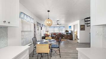 House, 3 Bedrooms | Dining