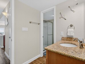 Condo, 3 Bedrooms | Bathroom - Kontiki Bayfront K304 3 Bedroom Condo (Rockport)