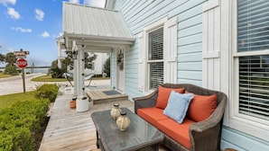 House, 3 Bedrooms | Terrace/patio - 801 San Fernando Street 3 Bedroom Home (Fernandina Beach)