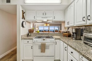 Private kitchen - 216 Amelia By The Sea 3 Bedroom Condo (Fernandina Beach)