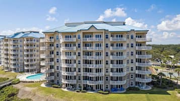 Condo, 2 quartos | Fachada