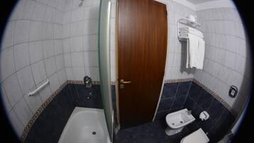 Hårføner, håndklær, såpe og sjampo