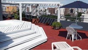 Terrace/patio - Apart Hotel Alvear (Rosario)