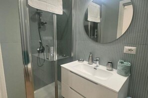 Shower - Casa Anna: your comfortable retreat in the heart of Naples (Napoli)