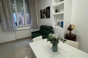 Smart TV - Casa Anna: your comfortable retreat in the heart of Naples (Napoli)