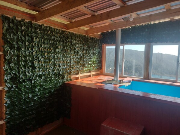 Family Cabin, Sea View | Pool - Cabaña Vista al Juancho (Los Muermos)